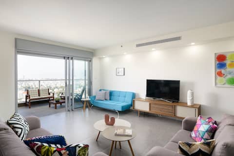 Deluxe & Terrace with City Overview
