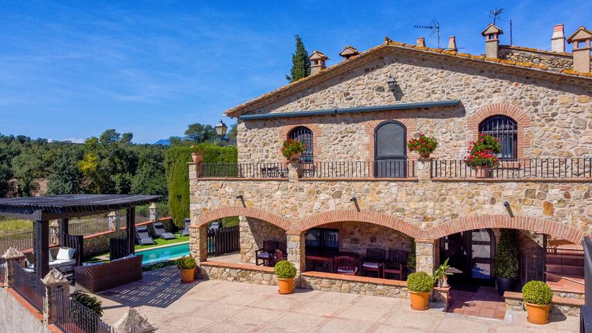 Cal Bisbe, Charming Rural Holiday House