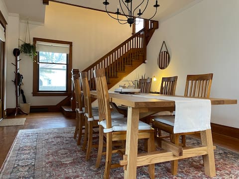 Charming Alexander home