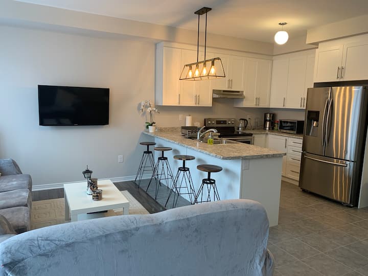 Charming Townhome in Collingwood Houses for Rent in Collingwood