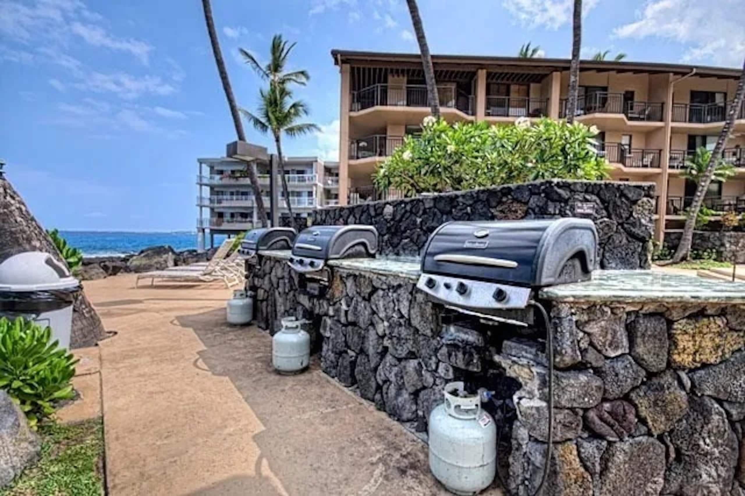Condo in Kailua-Kona · ★4.73 · 1 bedroom · 2 beds · 1 private bath - Image 14