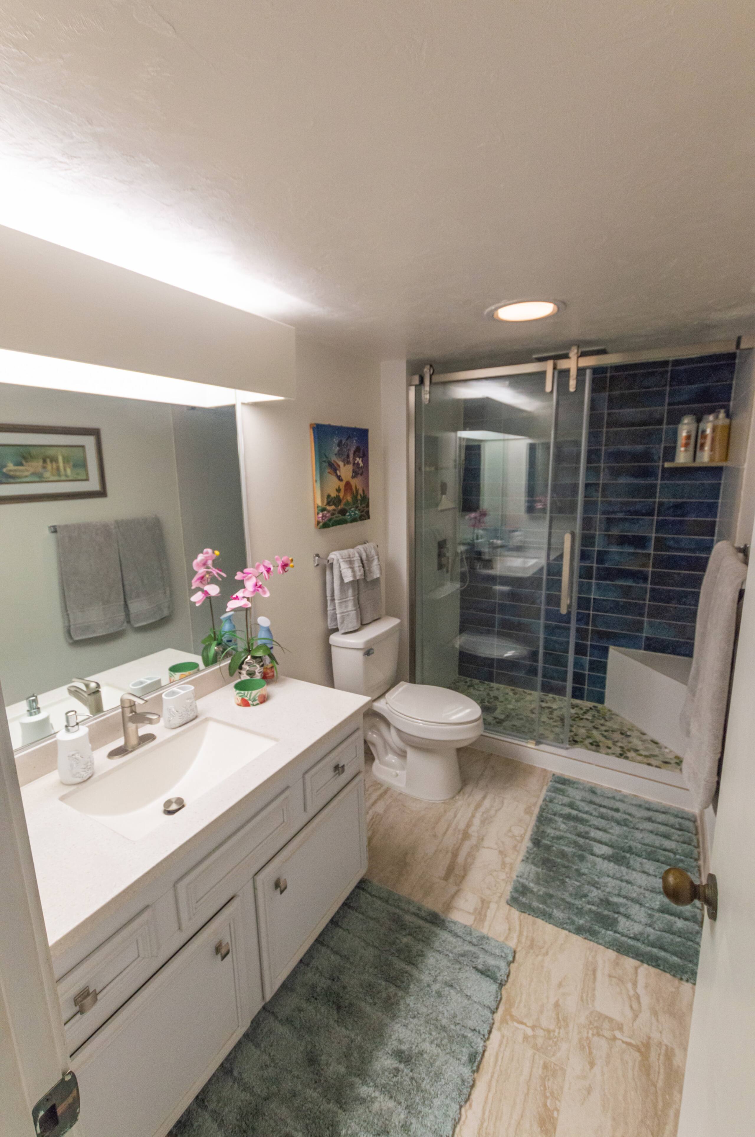 Condo in Kailua-Kona · ★4.73 · 1 bedroom · 2 beds · 1 private bath - Image 8