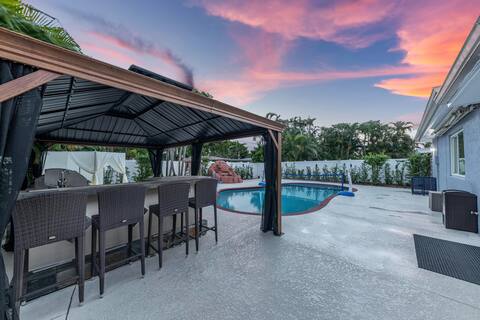 King Bed | Pool | Near Airport, Beach & Casino