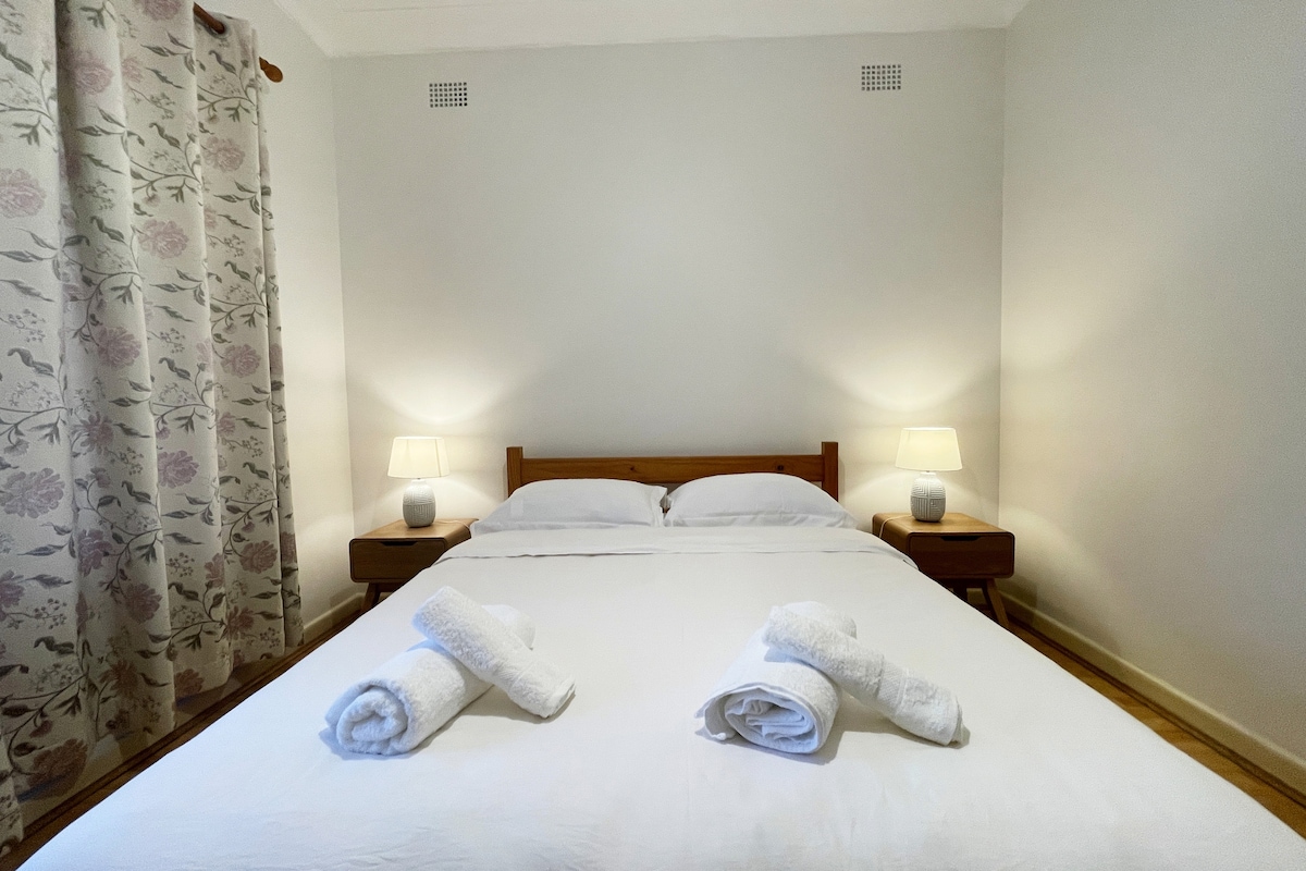 Chumba cha kulala 2: Kitanda cha malkia