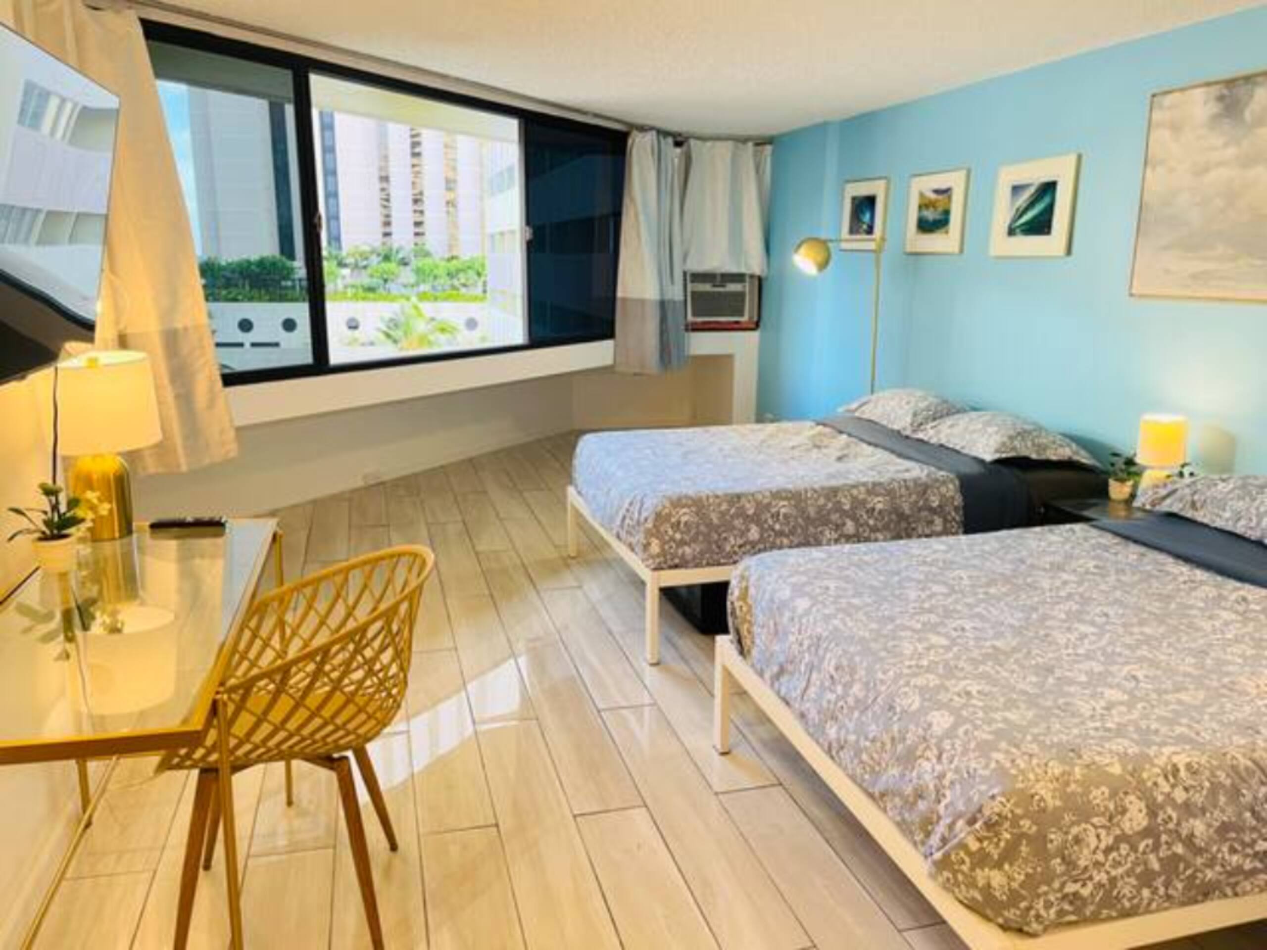 Condo in Honolulu · ★4.73 · 1 bedroom · 2 beds · 1 shared bath - Image 12