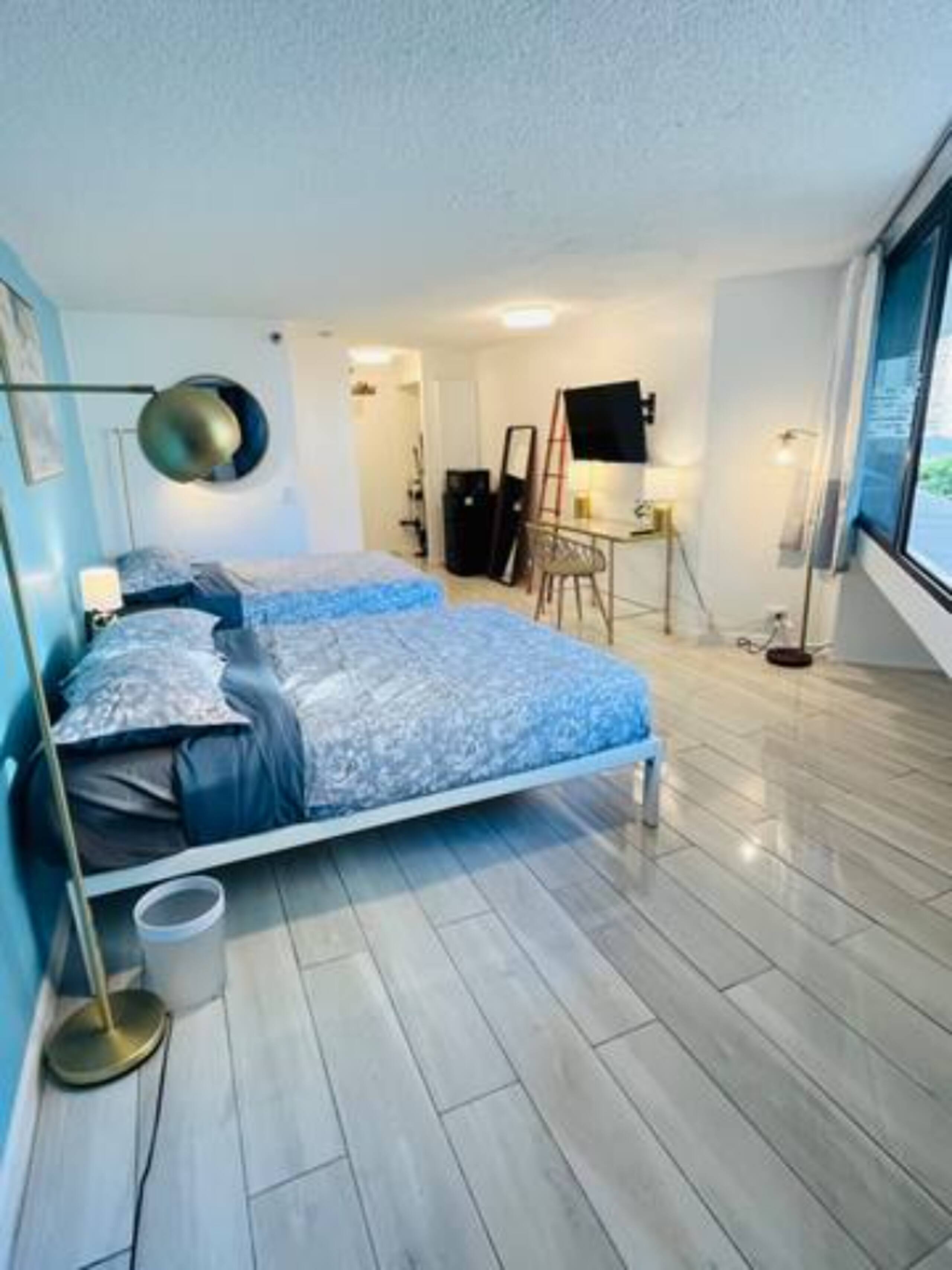 Condo in Honolulu · ★4.73 · 1 bedroom · 2 beds · 1 shared bath - Image 18