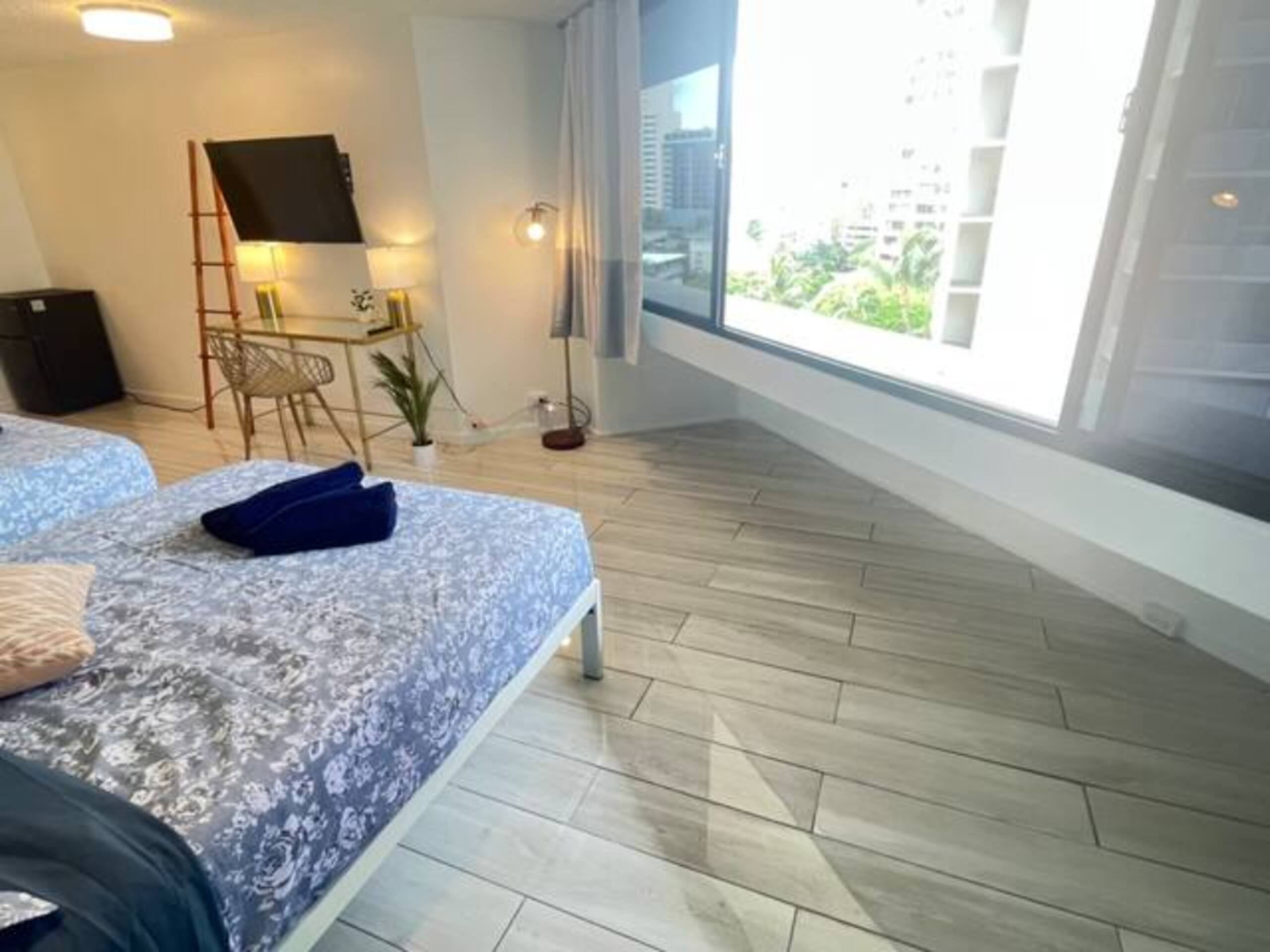 Condo in Honolulu · ★4.73 · 1 bedroom · 2 beds · 1 shared bath - Image 21