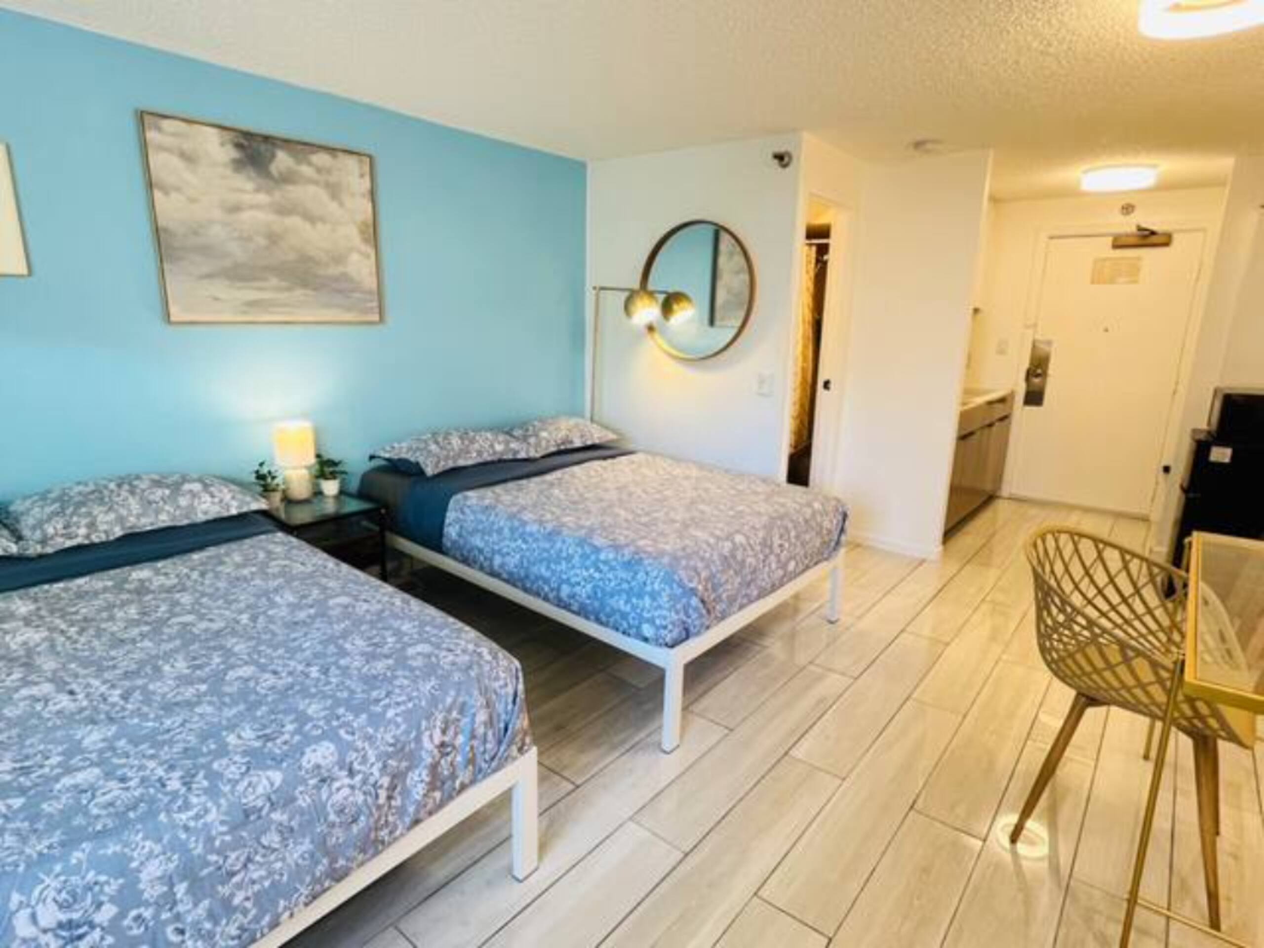 Condo in Honolulu · ★4.73 · 1 bedroom · 2 beds · 1 shared bath - Image 13