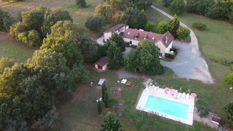 Domaine La Cabane Thenon 23 pers.