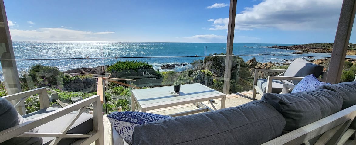 Heathcliff. Stunning ocean views!