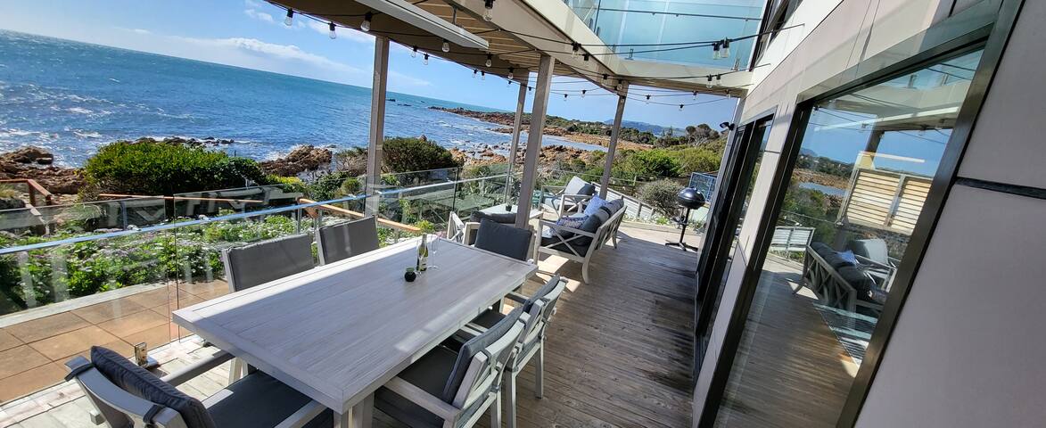Heathcliff. Stunning ocean views! gallery image 5