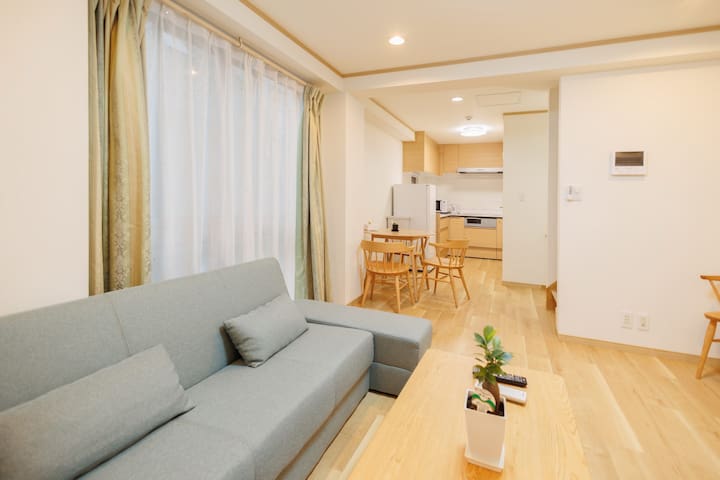 HO1/ Hotaku House Akihabara