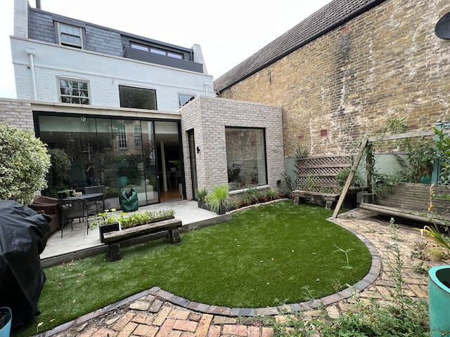 Charming and unique family home off a mews