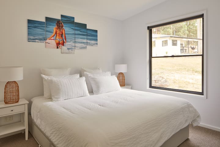 Dormitorio principal con cama tamaño king