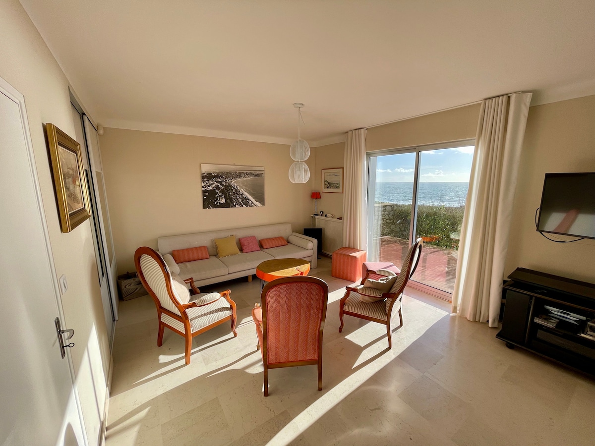 Popular Airbnb listing: Villa Côte Sauvage facing the sea in Le Pouliguen