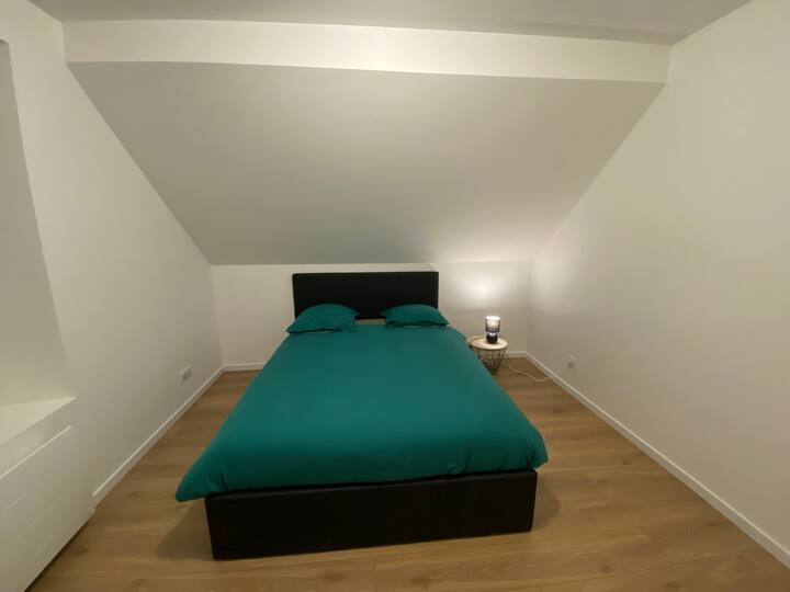 Schlafzimmer 1
