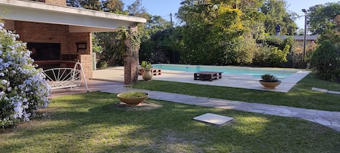 House with Pool and close to the beach