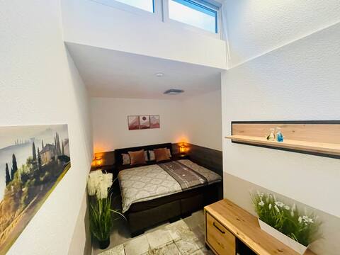 2 Room Gallery In-law