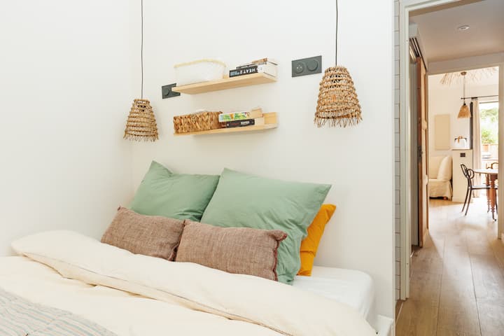 جناح رئيسي مع غرفة مياه صغيرة.
فراش فاخر مع 160 مرتبة ووسائد مريحة للغاية.
