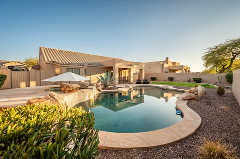 Top Airbnb: Valley of the Sun Oasis in Desert View