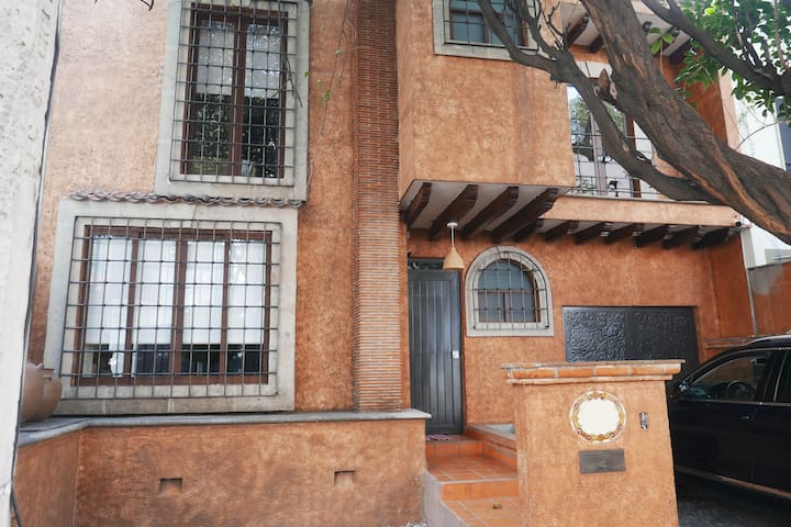 Deluxe Villa : 7 Suites w/bathroom & 3 Terraces gallery image 3