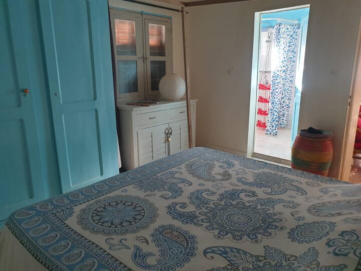 chumba cha kulala 1 na kabati ya nguo 