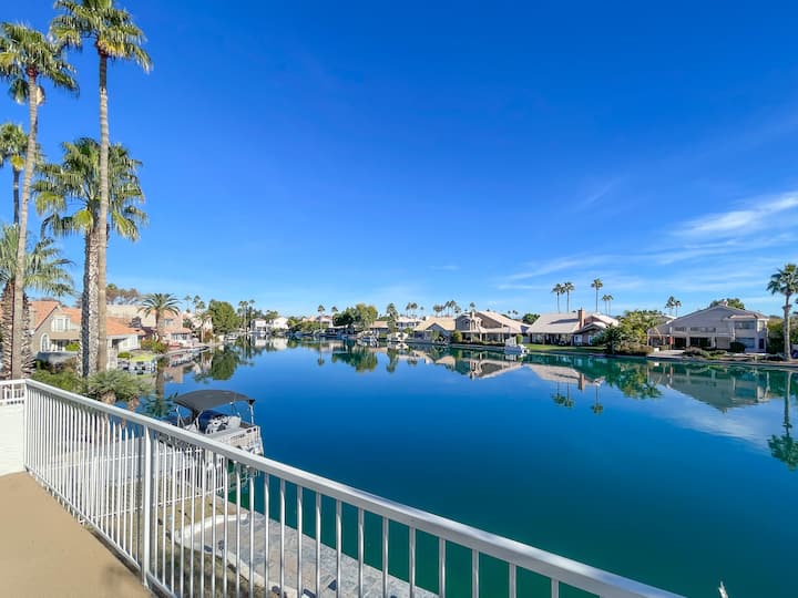 Private Waterfront Home Gated Houses for Rent in Gilbert, Arizona