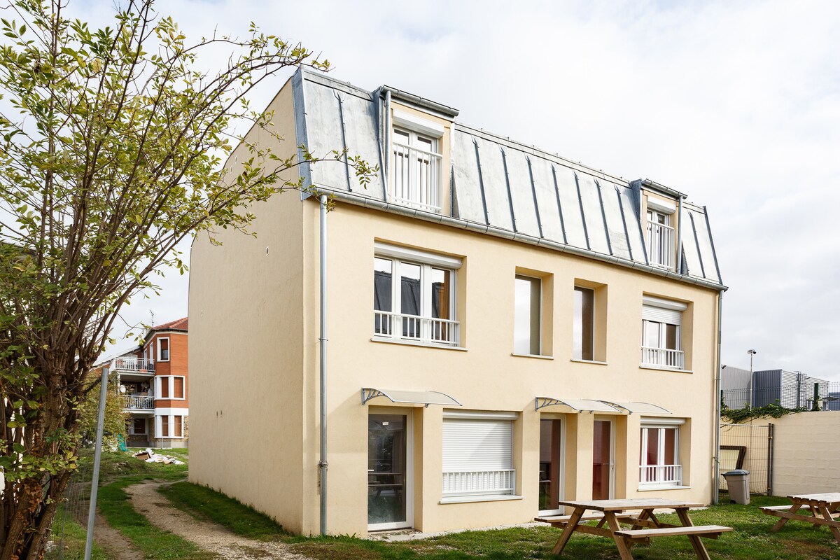 Successful Airbnb property: Outdoor fun in Le Blanc Mesnil