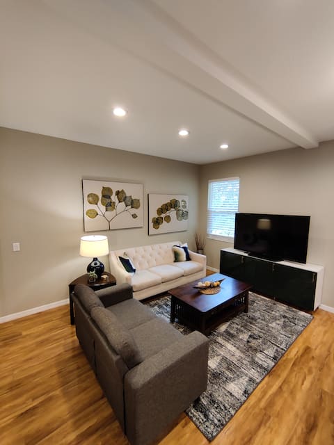 Top Airbnb: Tampa Retreat in Lake Magdalene