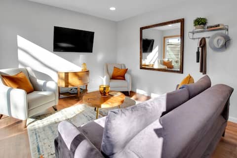 Top performing Airbnb: The Bullhead @Westview Lodge in Black Mountain
