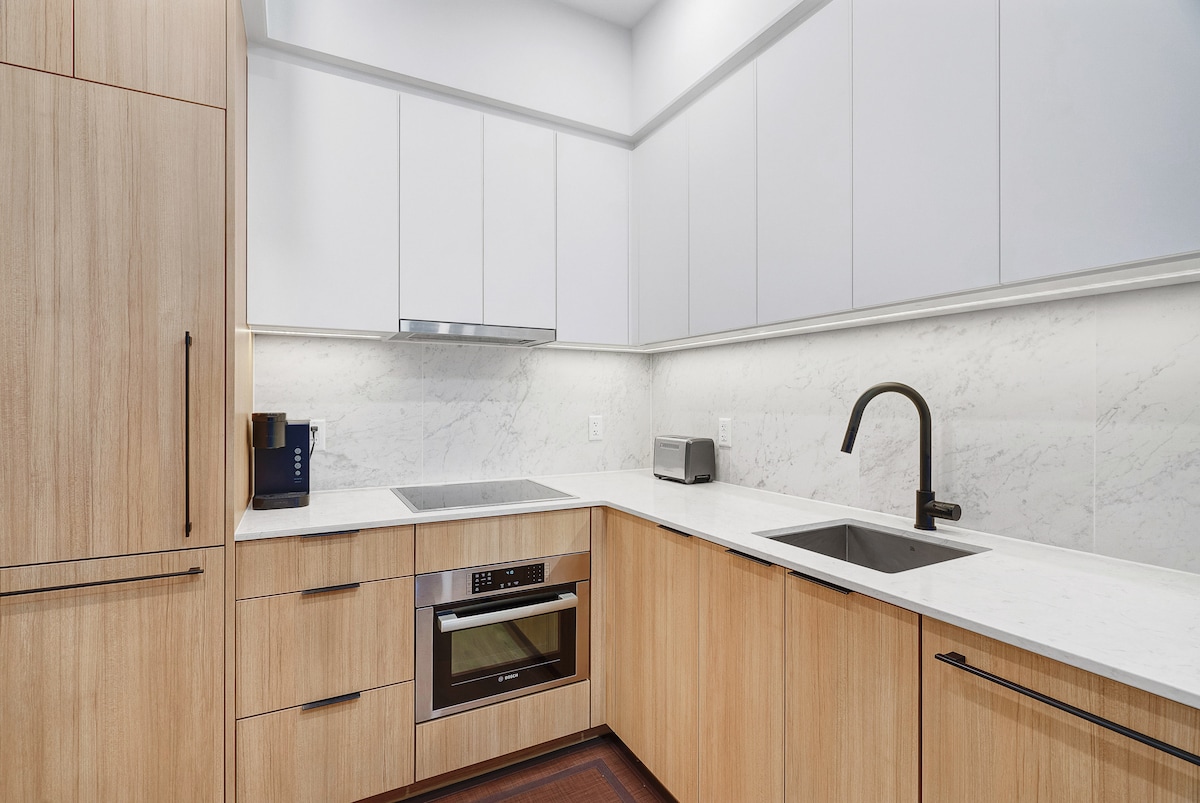 Ideal Surrey Condo with Best Views