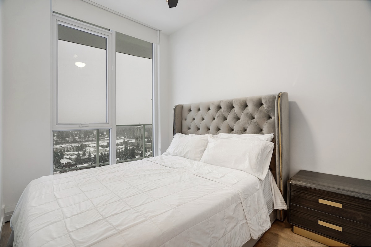 Ideal Surrey Condo with Best Views