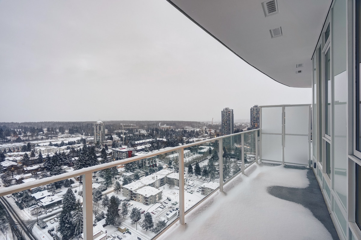 Ideal Surrey Condo with Best Views