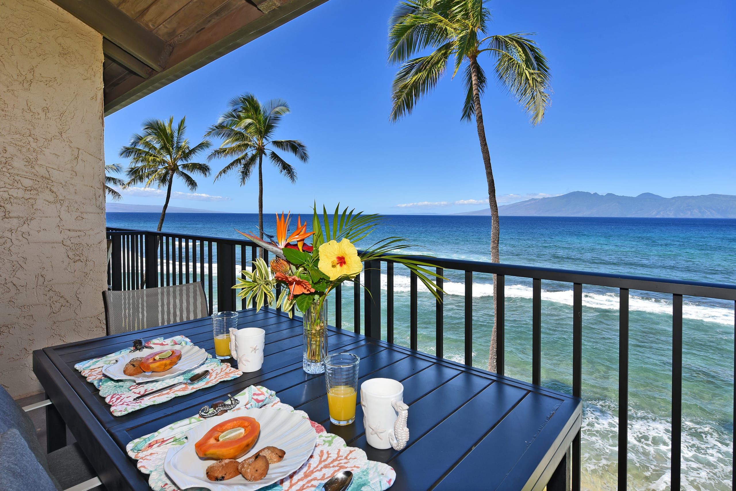 Oceanfront penthouse - stunning view! - Photo 15
