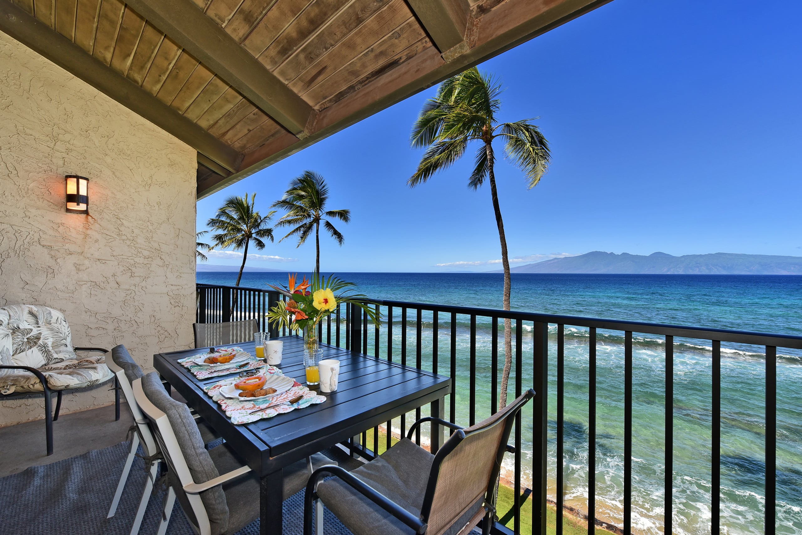 Oceanfront penthouse - stunning view! - Photo 14