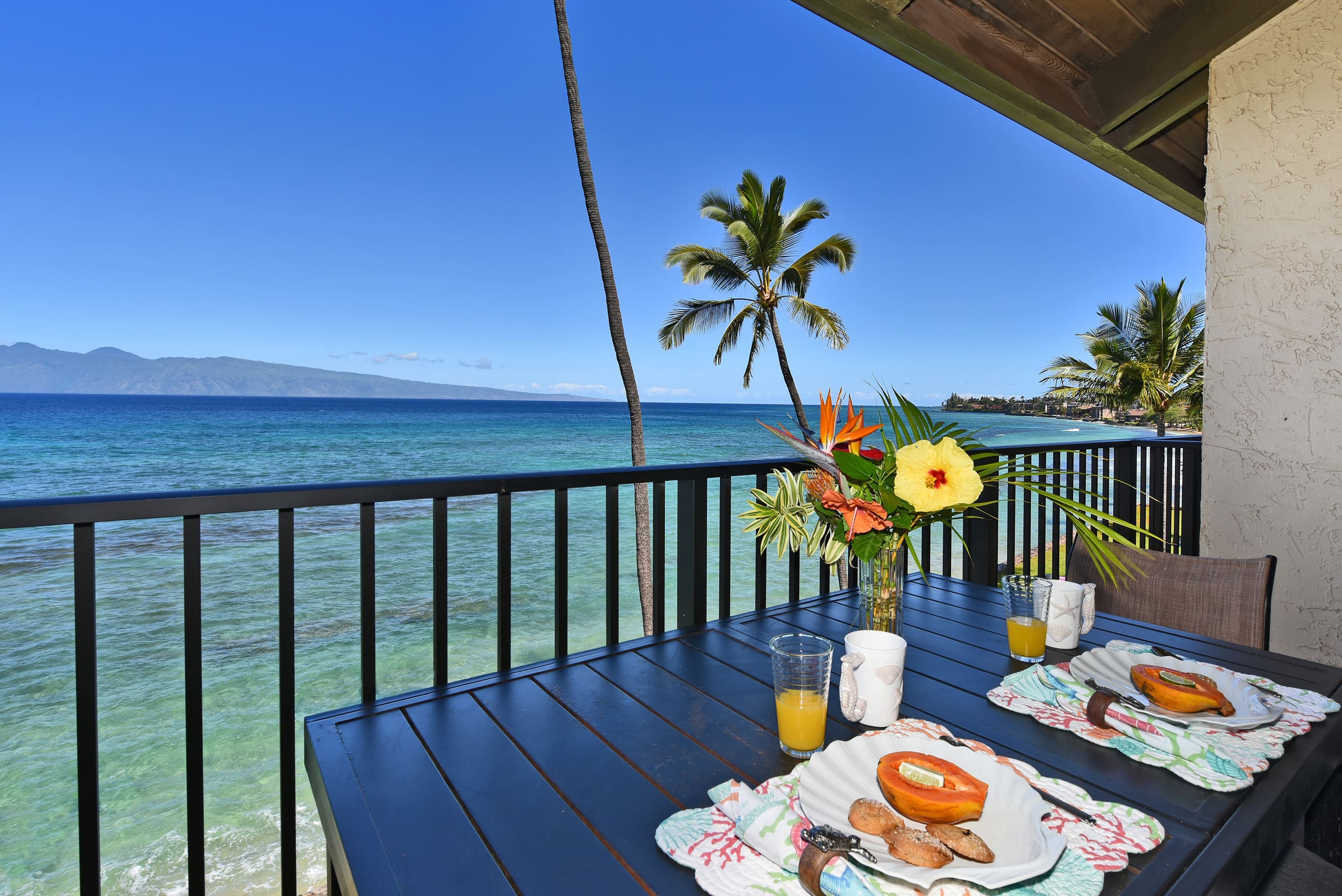 Oceanfront penthouse - stunning view! - Photo 16
