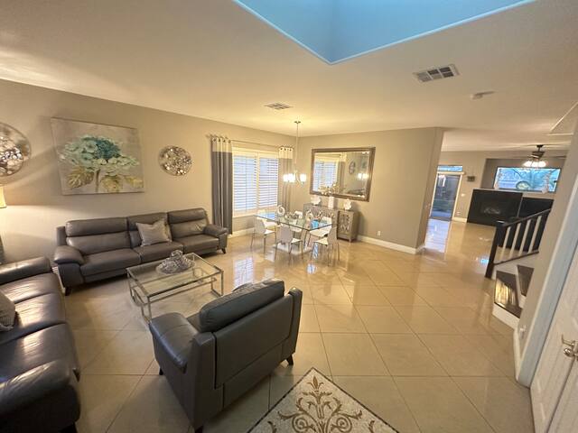 Your Home Away From Home ! gallery image 2