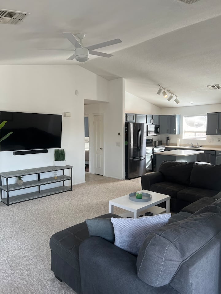 Spacious Home on the Lake! Houses for Rent in Avondale, Arizona