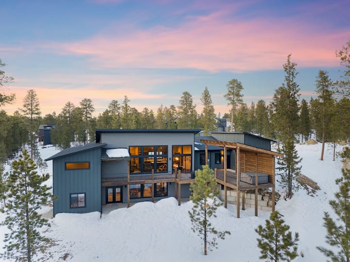 Heigh Ho Hideout In Powder House Houses for Rent in Lead, South