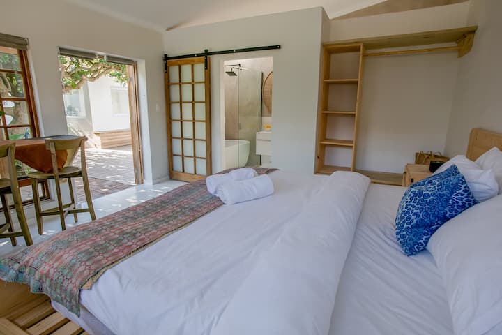Beautiful Guest Cottage On Oceanfront Property - Jeffreys Bay