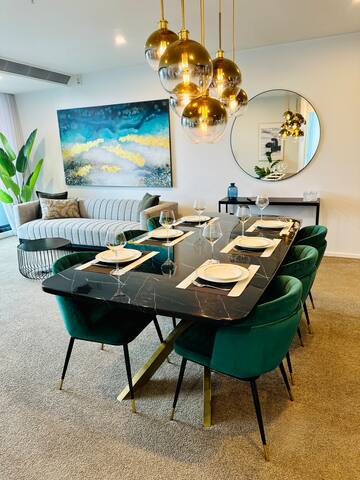 Stylish Southbank apartment + Free Parking x2 gallery image 3