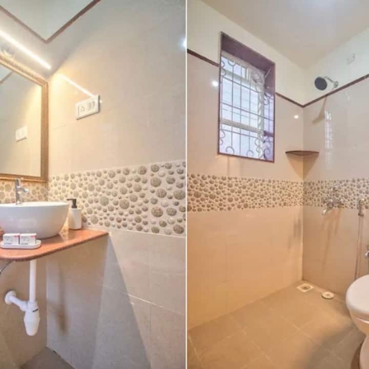 Full bathroom image 1