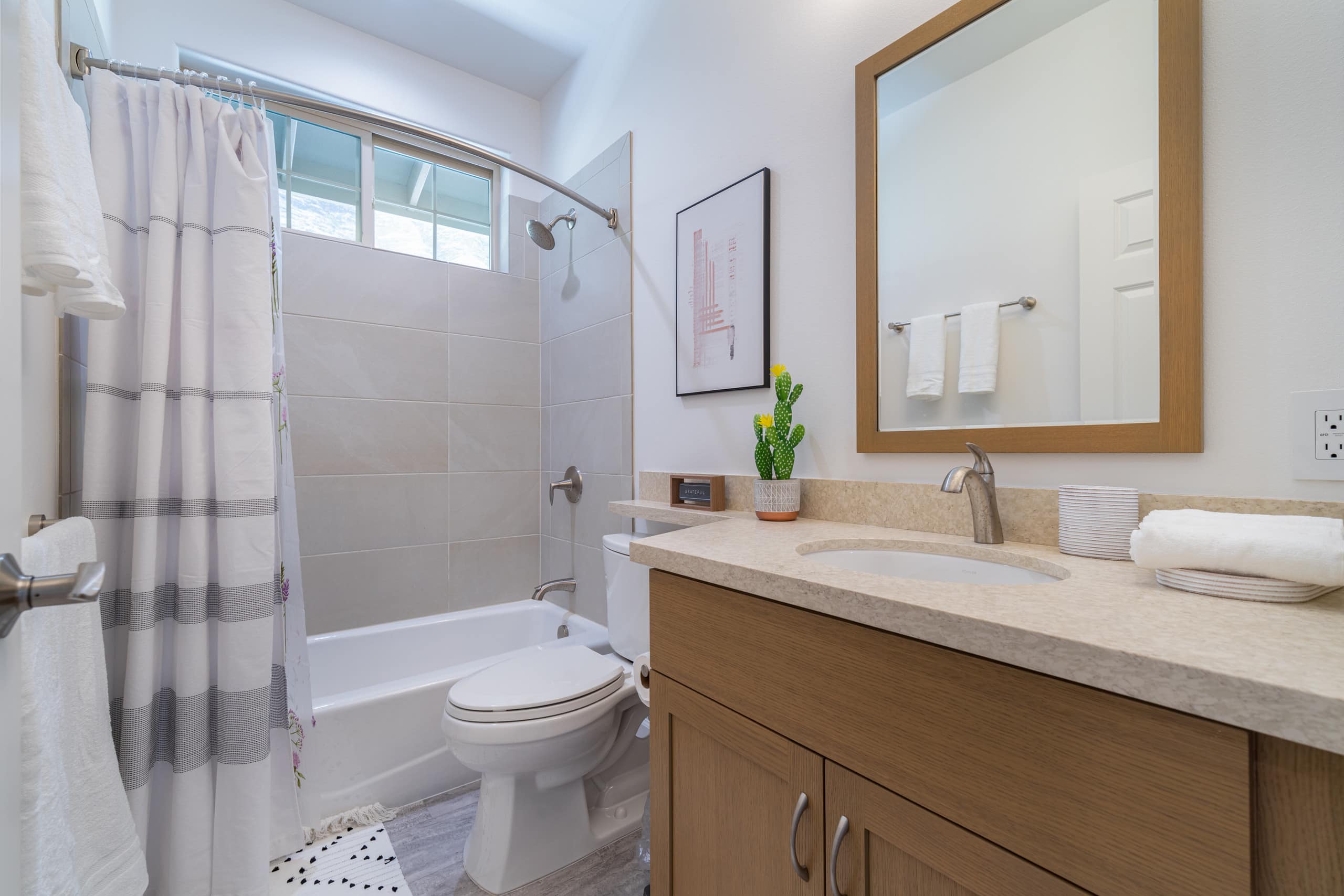 Home in Waianae · ★4.86 · 3 bedrooms · 3 beds · 2.5 shared baths - Image 12
