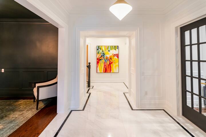 Executive home in Toronto gallery image 3