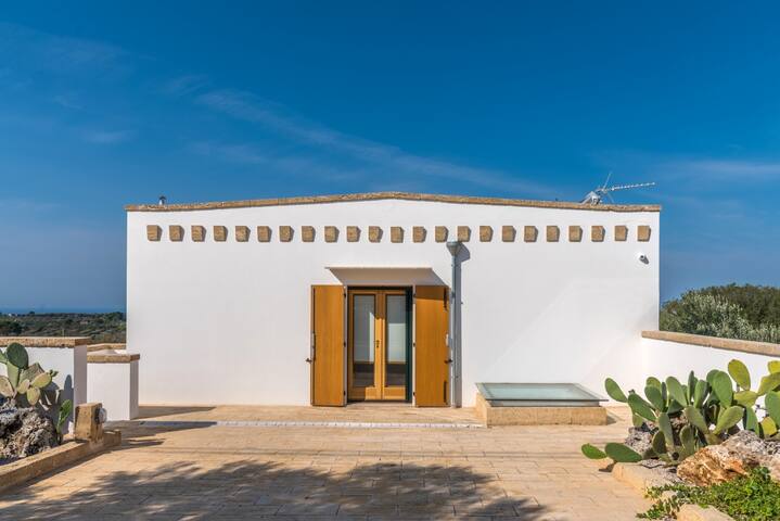 Villa con piscina in zona panoramica gallery image 3