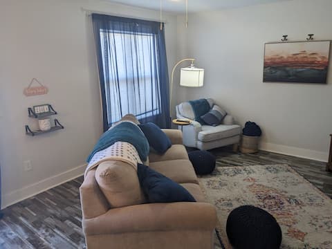 Top performing Airbnb: Cozy Condo Close to APSU in Clarksville