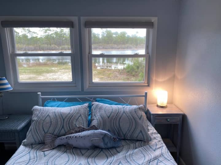 Chumba cha kulala cha wageni kilicho na kitanda maradufu na bila shaka, mwonekano!