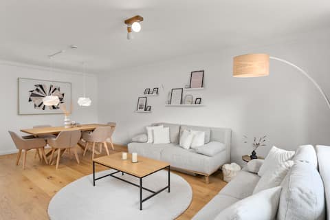 Leistungsstarkes Airbnb: MEL&BENS Modern Oak | 6 pers. | Parking space in Schwachhausen