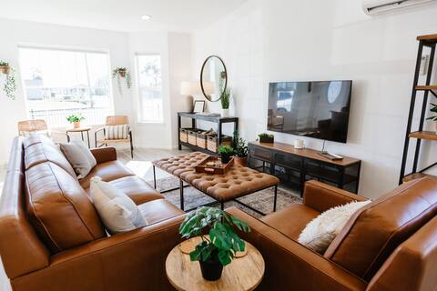 Trendy & Clean North Coast Redwoods Bungalow A