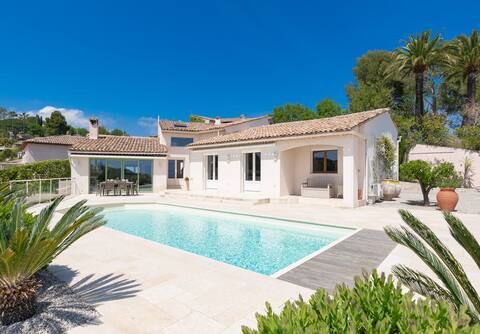 Beautiful luxury villa with sea views